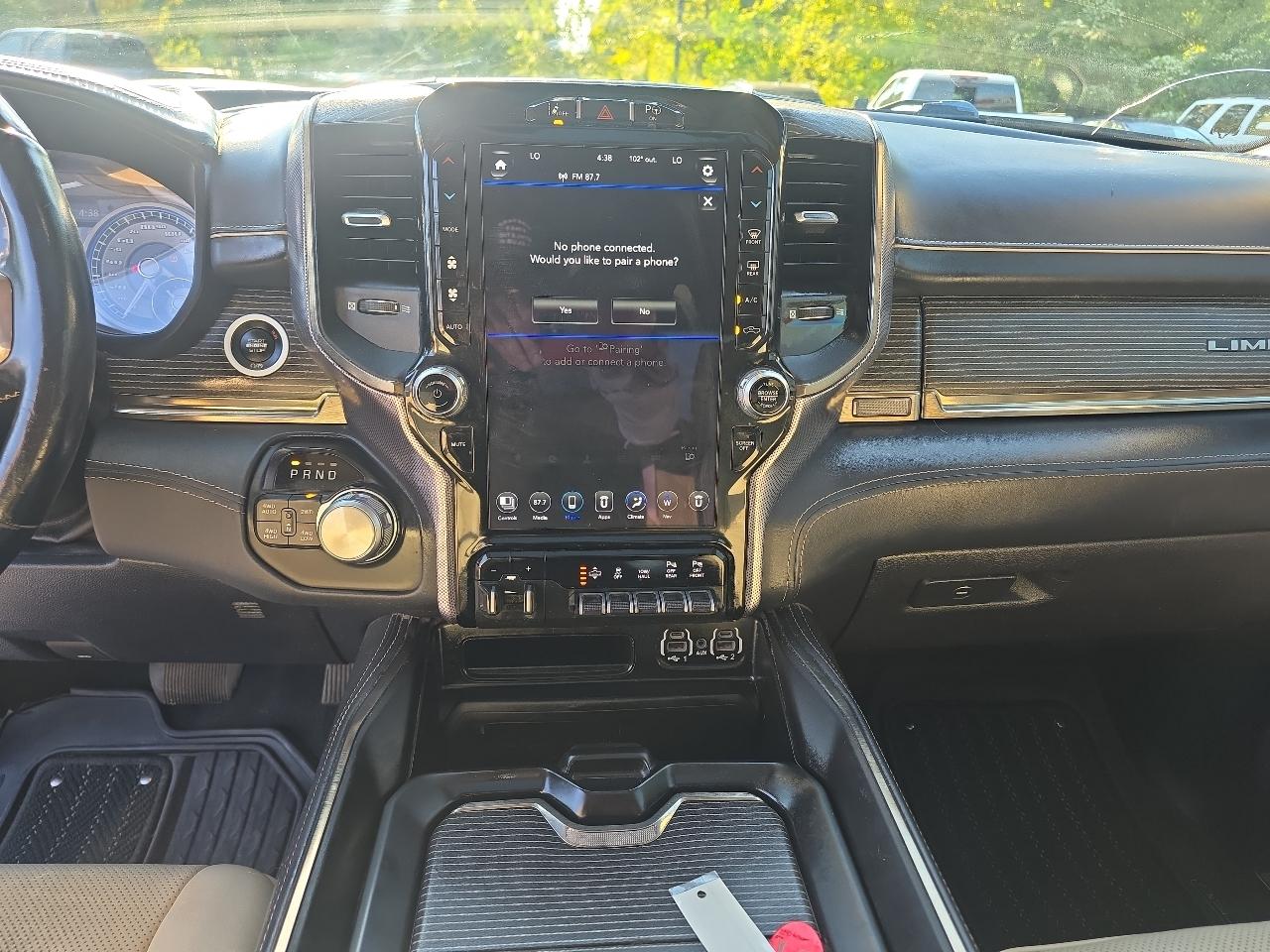 RAM 1500 4WD Crew Cab 140.5" Laramie Limited 2020