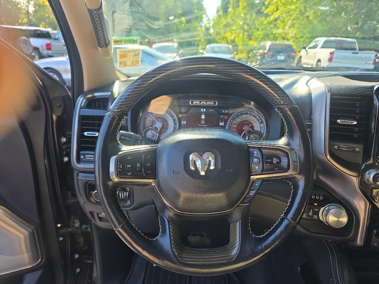 RAM 1500 4WD Crew Cab 140.5" Laramie Limited 2020
