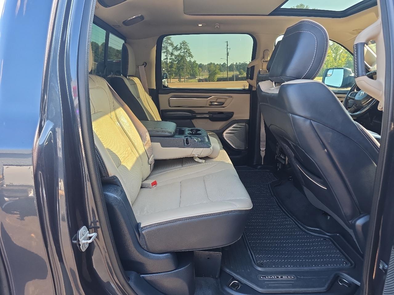 RAM 1500 4WD Crew Cab 140.5" Laramie Limited 2020
