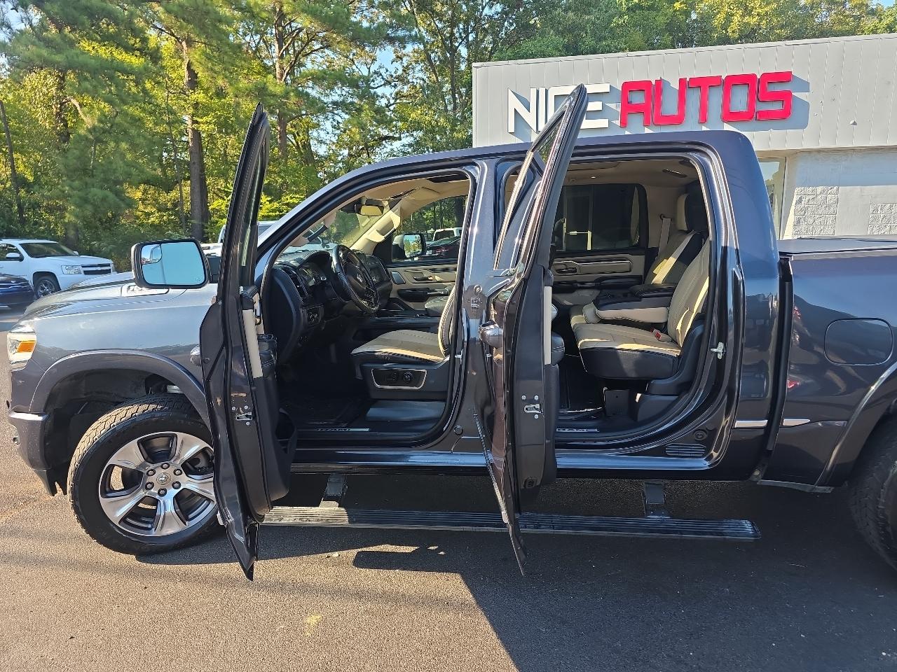 RAM 1500 4WD Crew Cab 140.5" Laramie Limited 2020