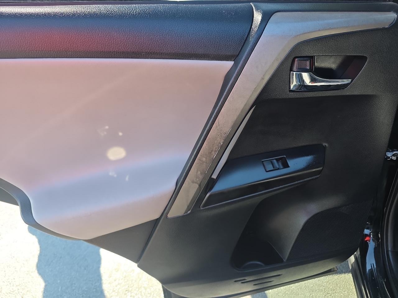 Toyota RAV4 XLE 2016