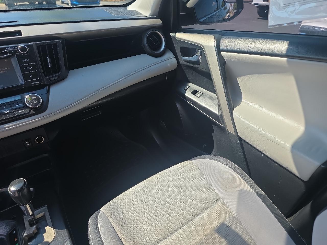 Toyota RAV4 XLE 2016