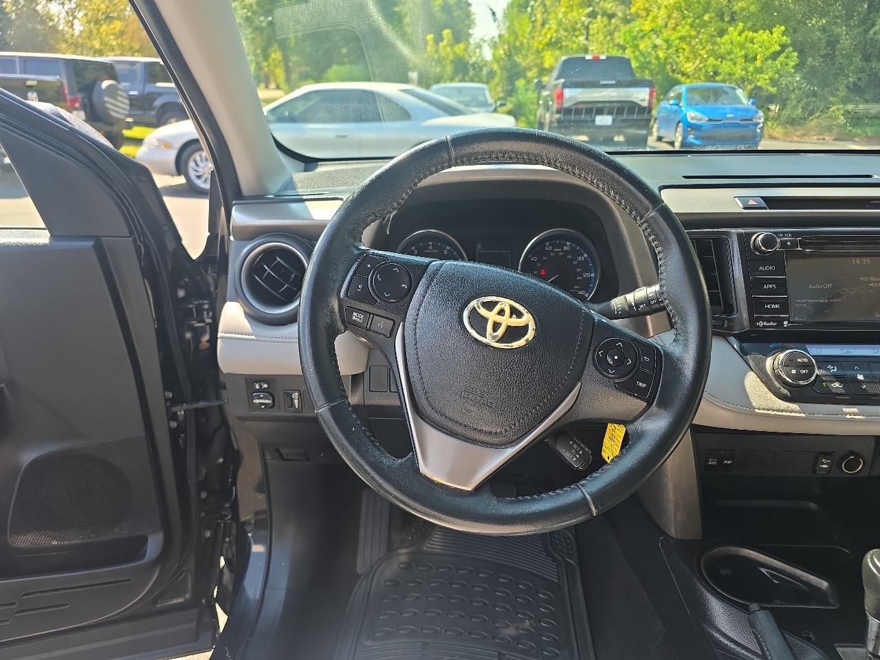 Toyota RAV4 XLE 2016