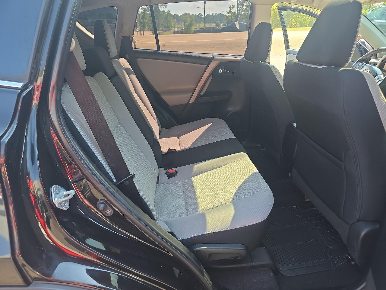 Toyota RAV4 XLE 2016