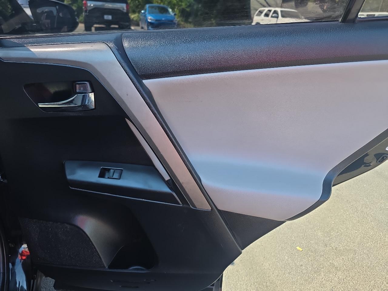 Toyota RAV4 XLE 2016