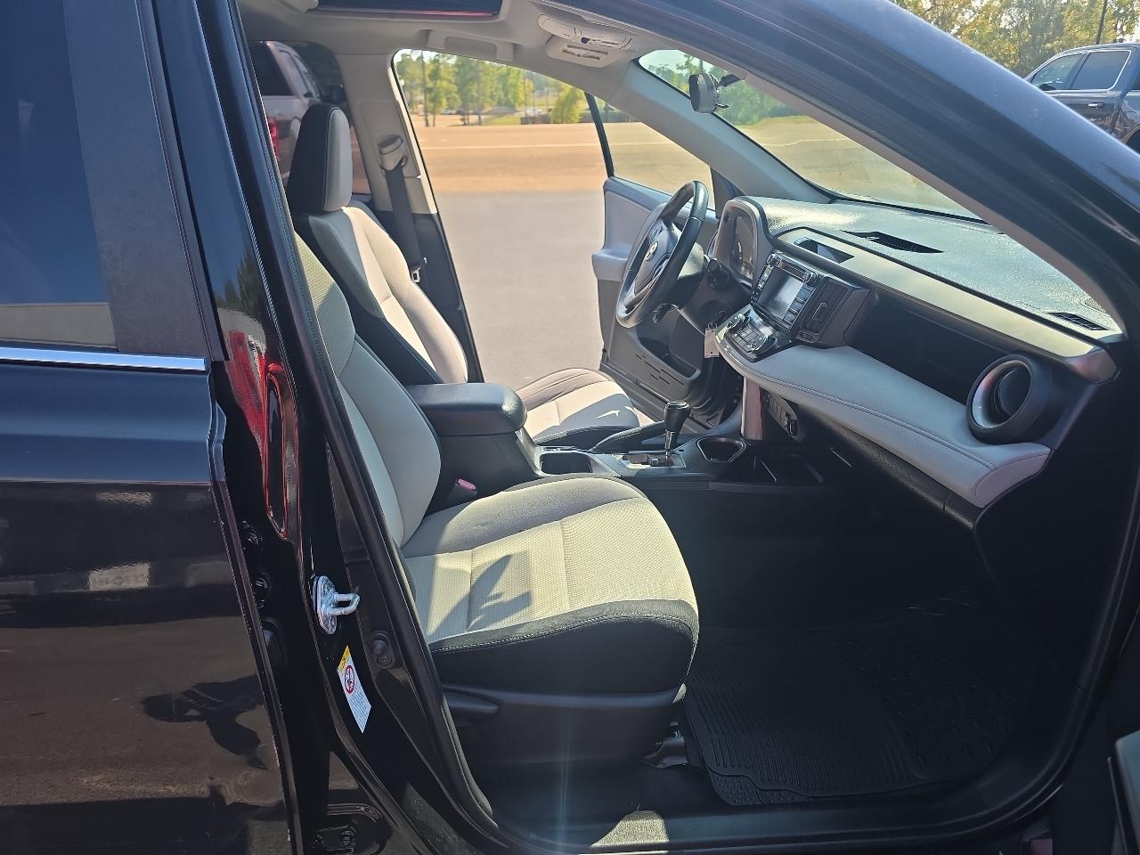 Toyota RAV4 XLE 2016