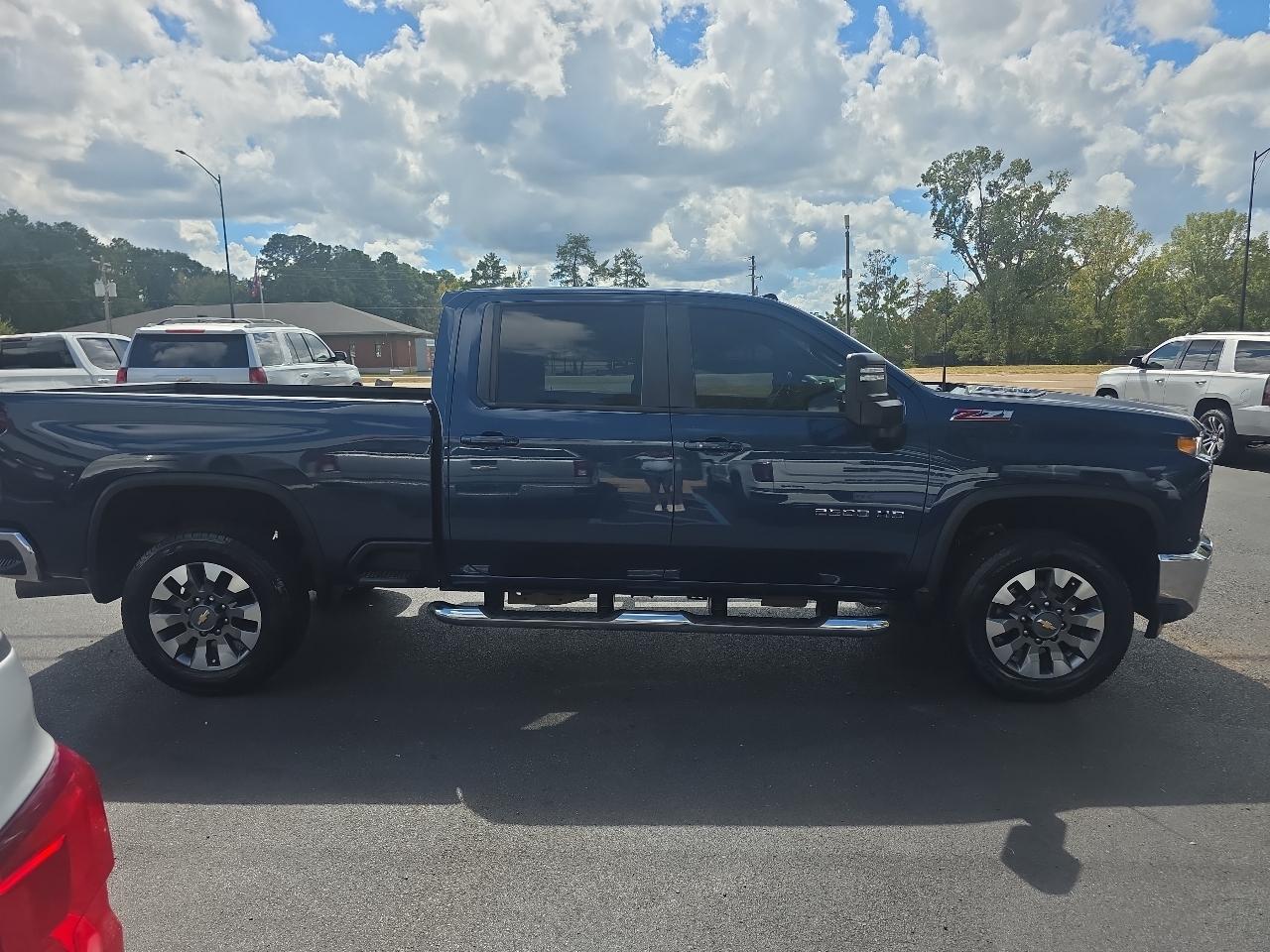 Chevrolet Silverado 2500HD 4WD Crew Cab 153.7" LT 2023