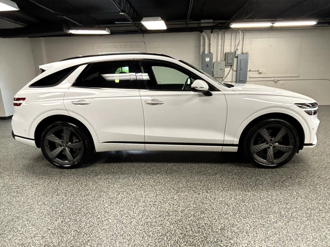 2022 Genesis GV70 3.5T Sport Prestige photo 3