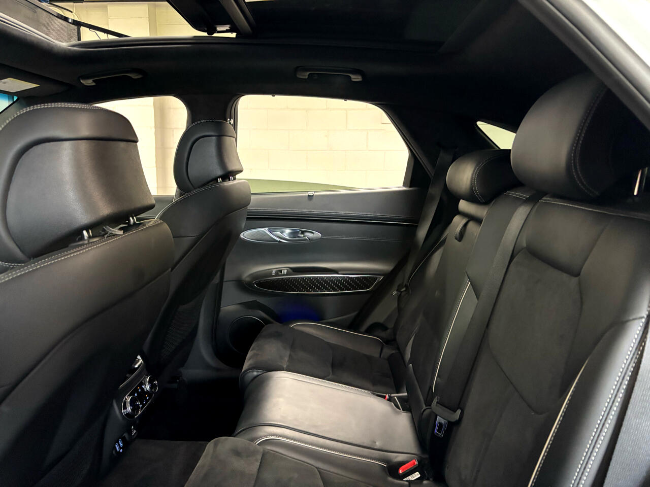 2022 Genesis GV70 3.5T Sport Prestige photo 12