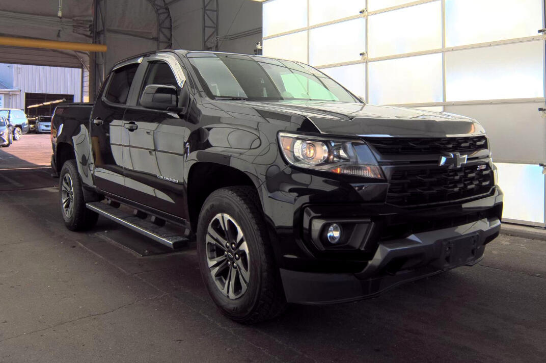 2021 Chevrolet Colorado Z71 photo 2