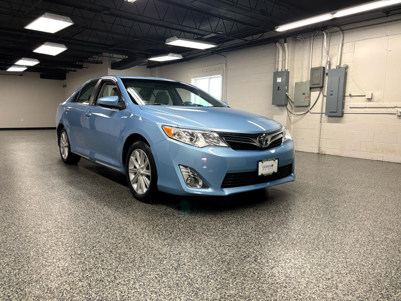 2012 Toyota Camry XLE V6 photo 2