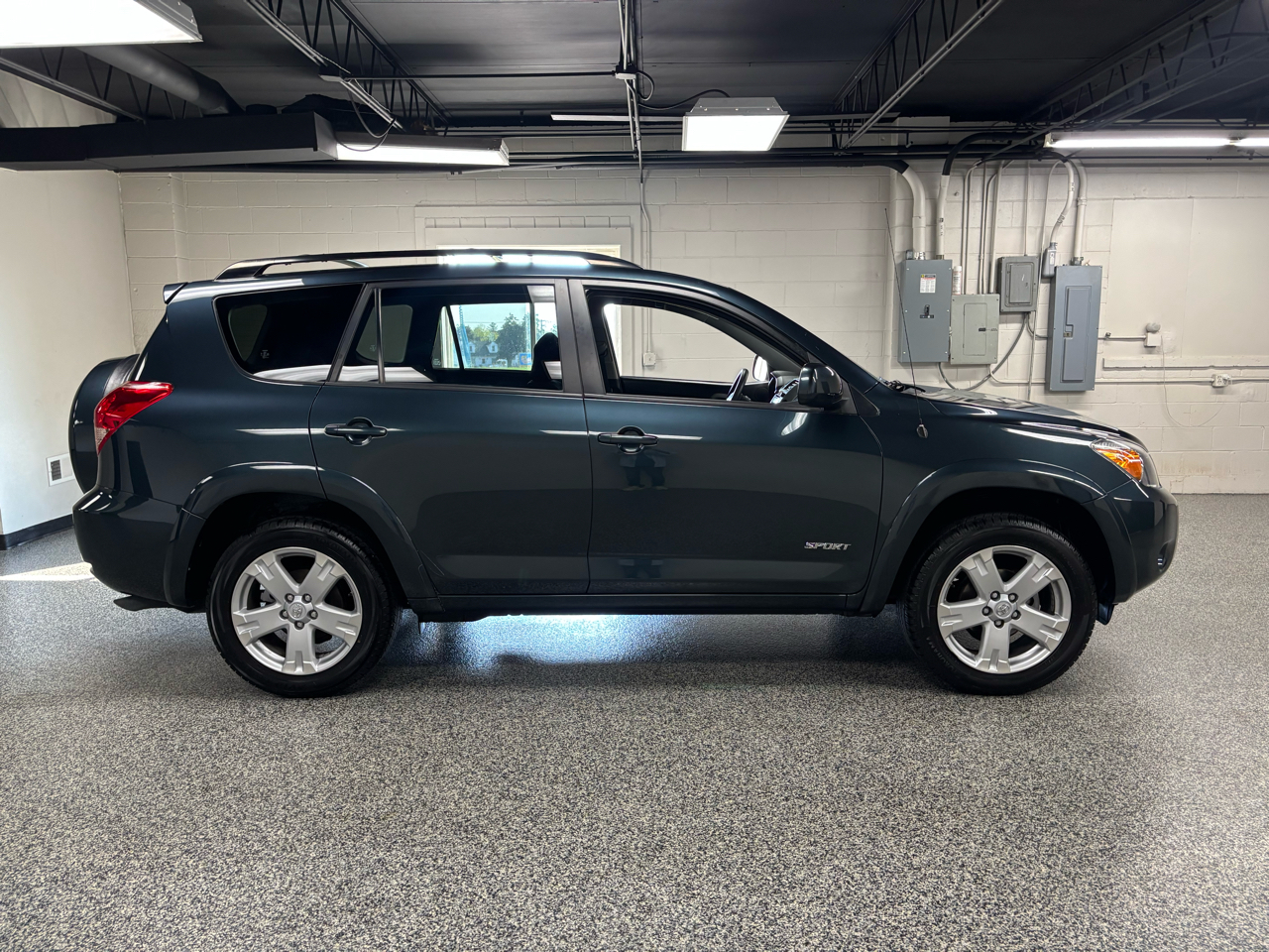 2008 Toyota RAV4 Sport photo 3