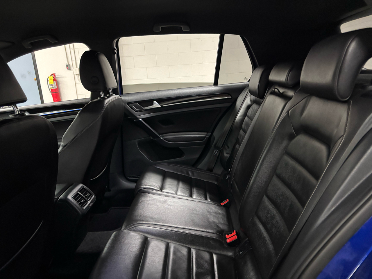 Volkswagen Golf R Base 2015 Volkswagen Golf R Base 2015