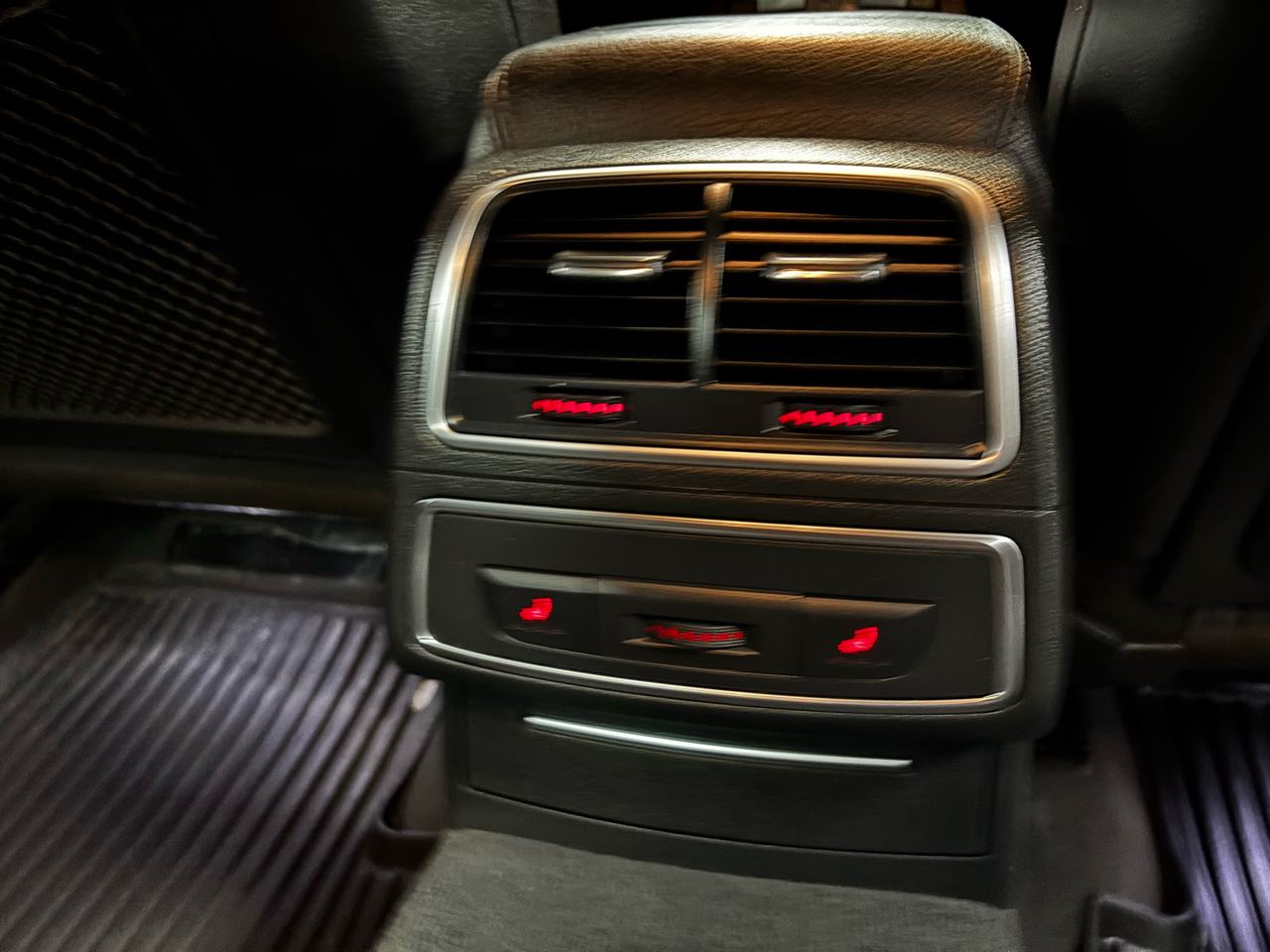 Audi A6 3.0T Premium Plus quattro 2013