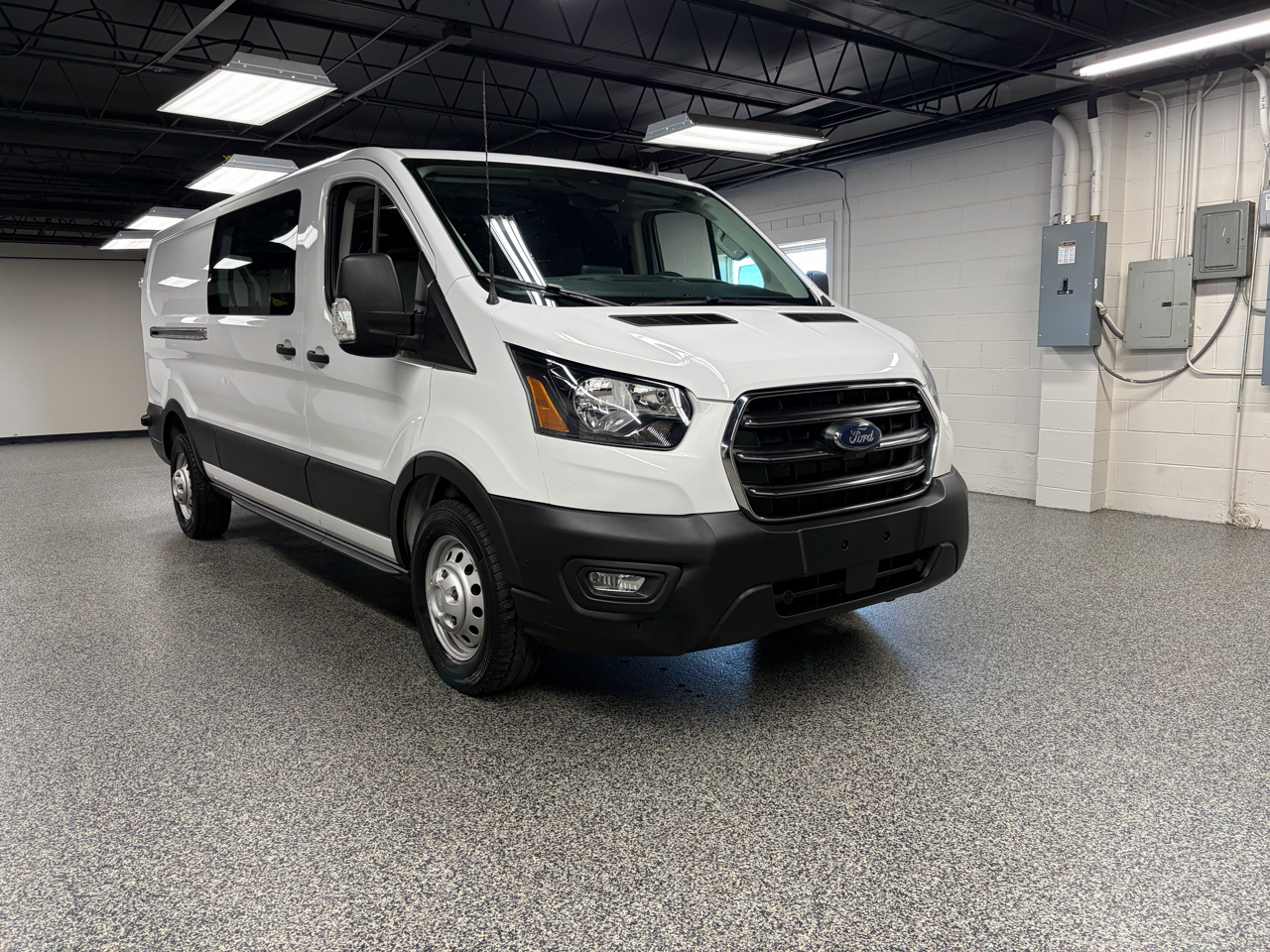 Ford Transit 150 Van Low Roof w/Sliding Pass. 148-in. WB 2020