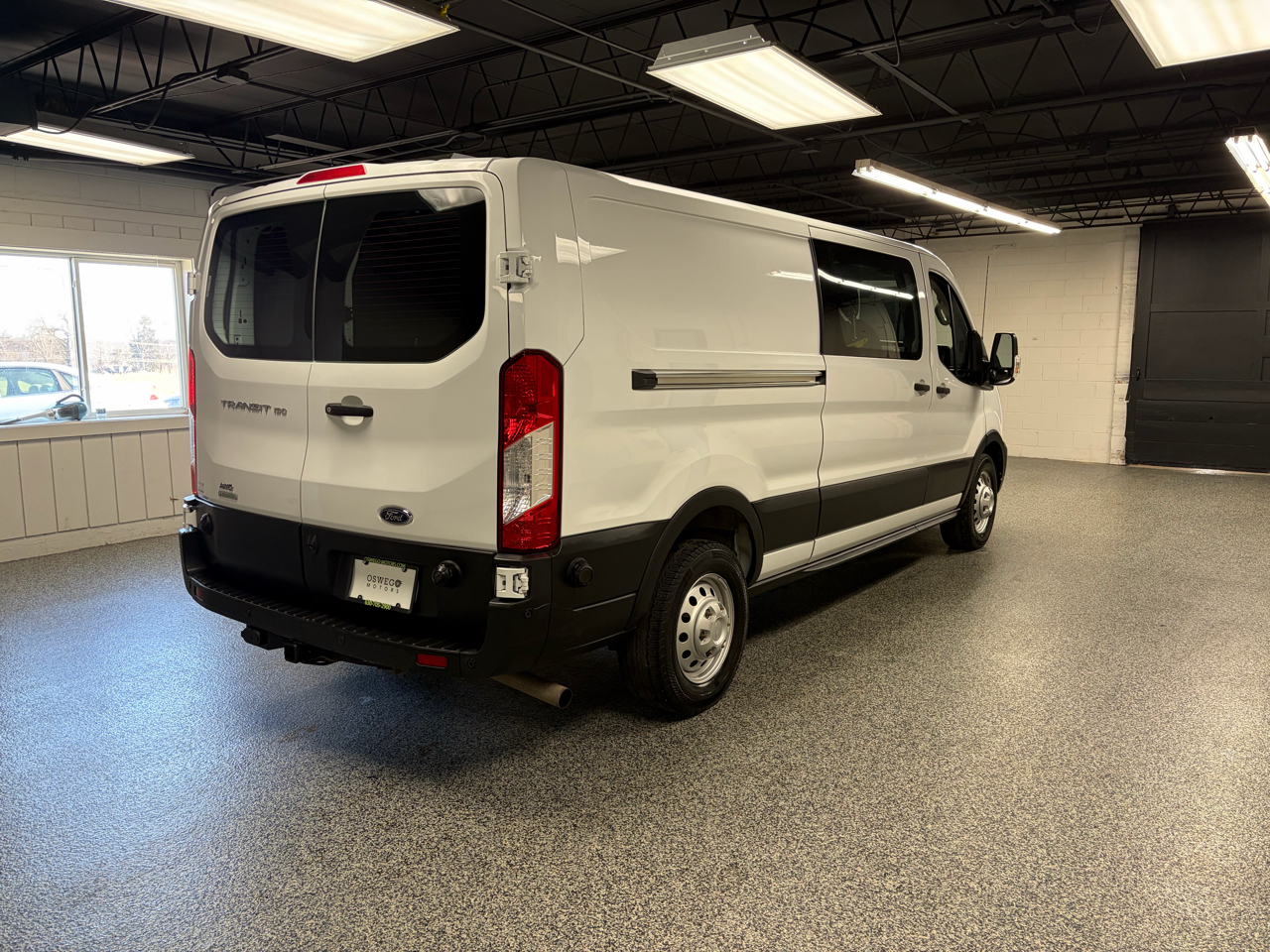 Ford Transit 150 Van Low Roof w/Sliding Pass. 148-in. WB 2020