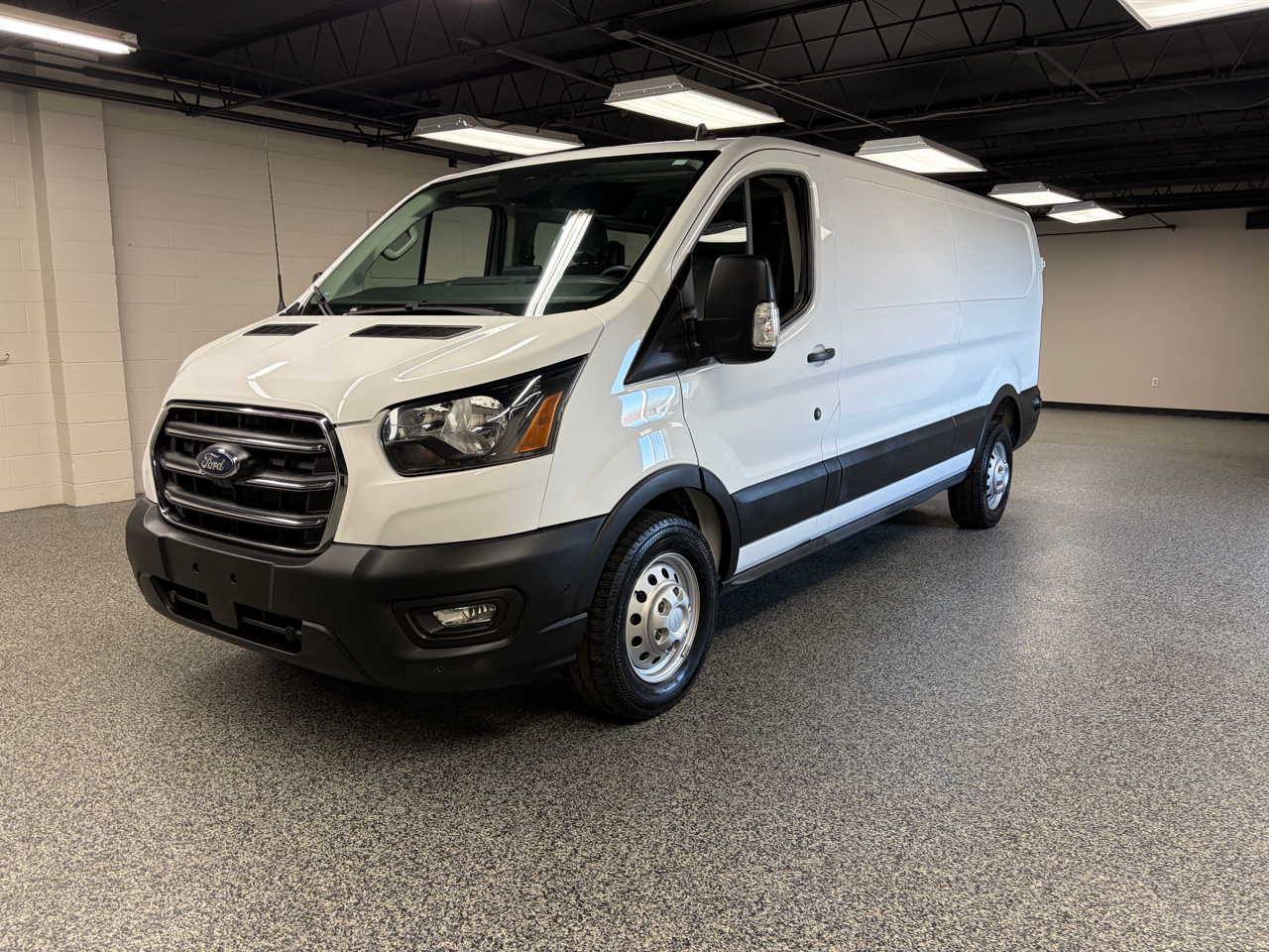 Ford Transit 150 Van Low Roof w/Sliding Pass. 148-in. WB 2020
