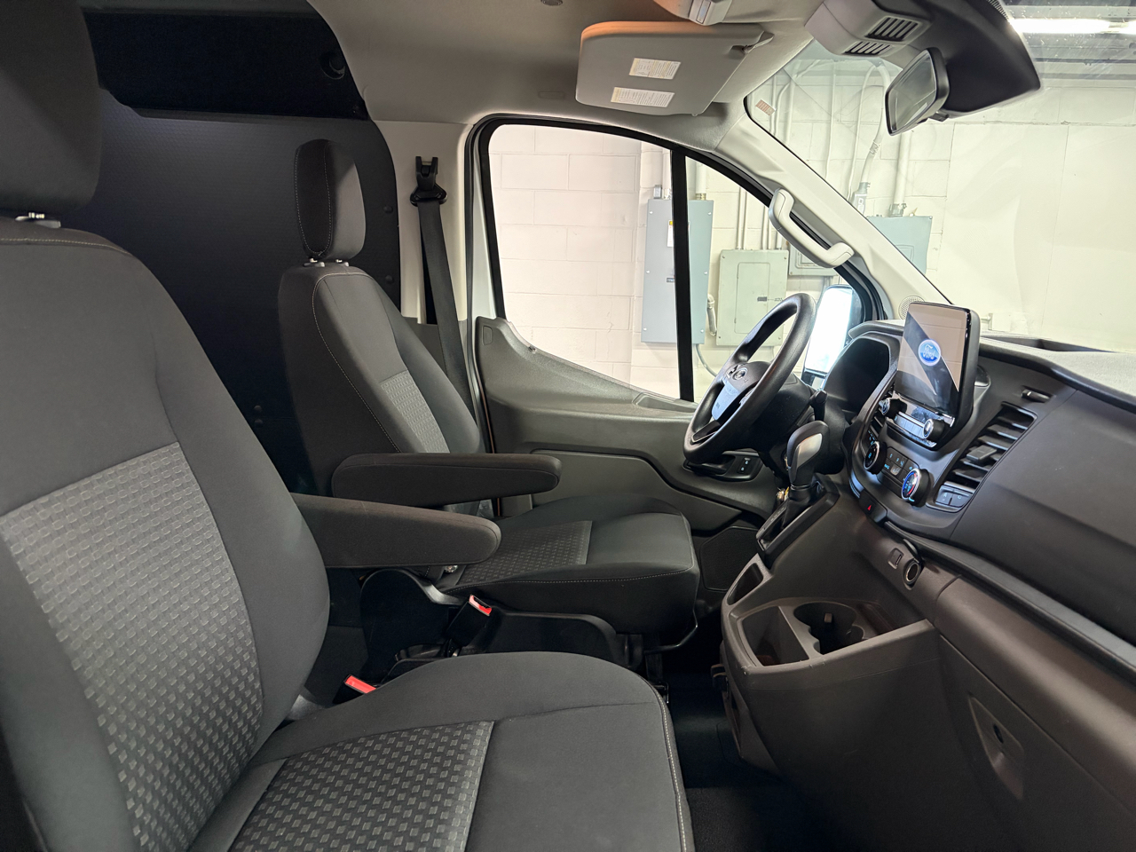 Ford Transit 150 Van Low Roof w/Sliding Pass. 148-in. WB 2020