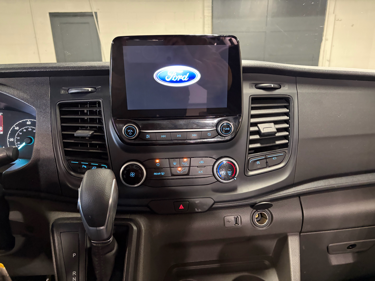 Ford Transit 150 Van Low Roof w/Sliding Pass. 148-in. WB 2020