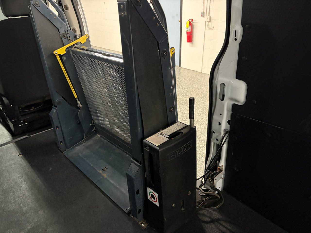 Ford Transit 150 Van Low Roof w/Sliding Pass. 148-in. WB 2020