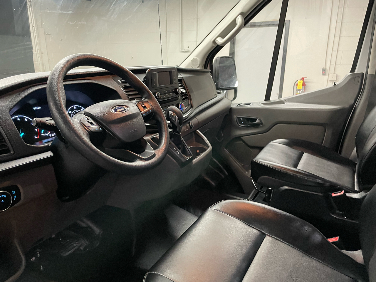 Ford Transit 250 Van Med. Roof w/Sliding Pass. 130-in. WB 2020