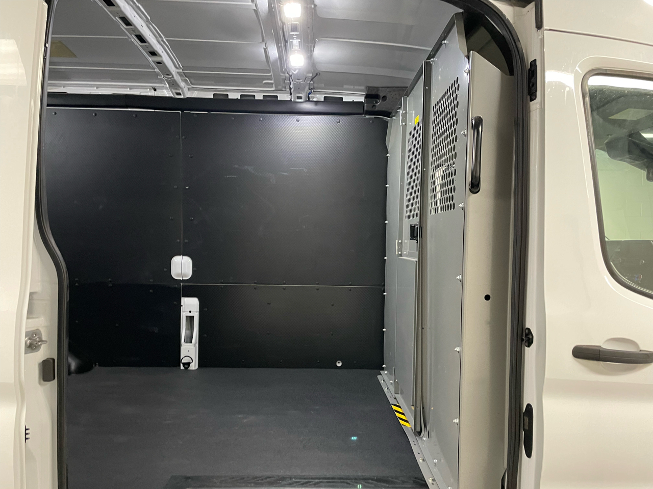 Ford Transit 250 Van Med. Roof w/Sliding Pass. 130-in. WB 2020