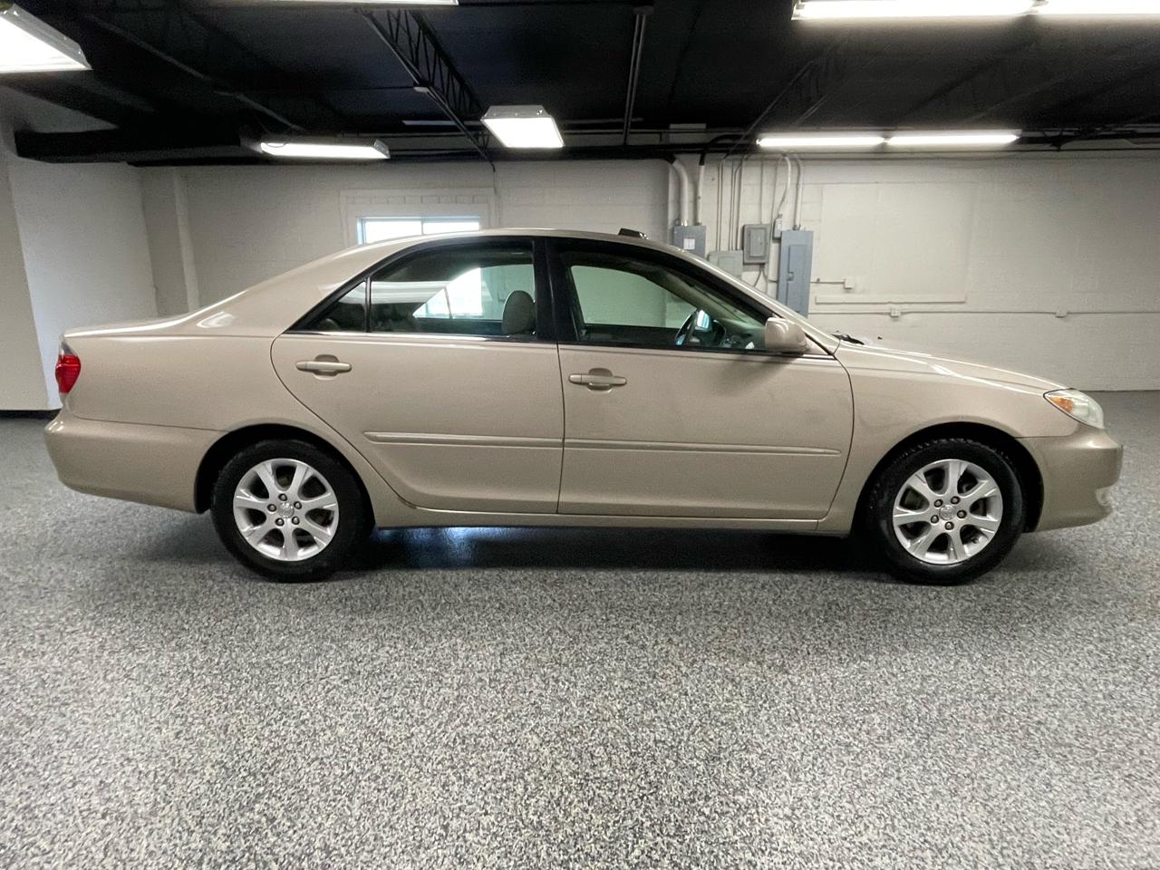Toyota Camry XLE V6 2005