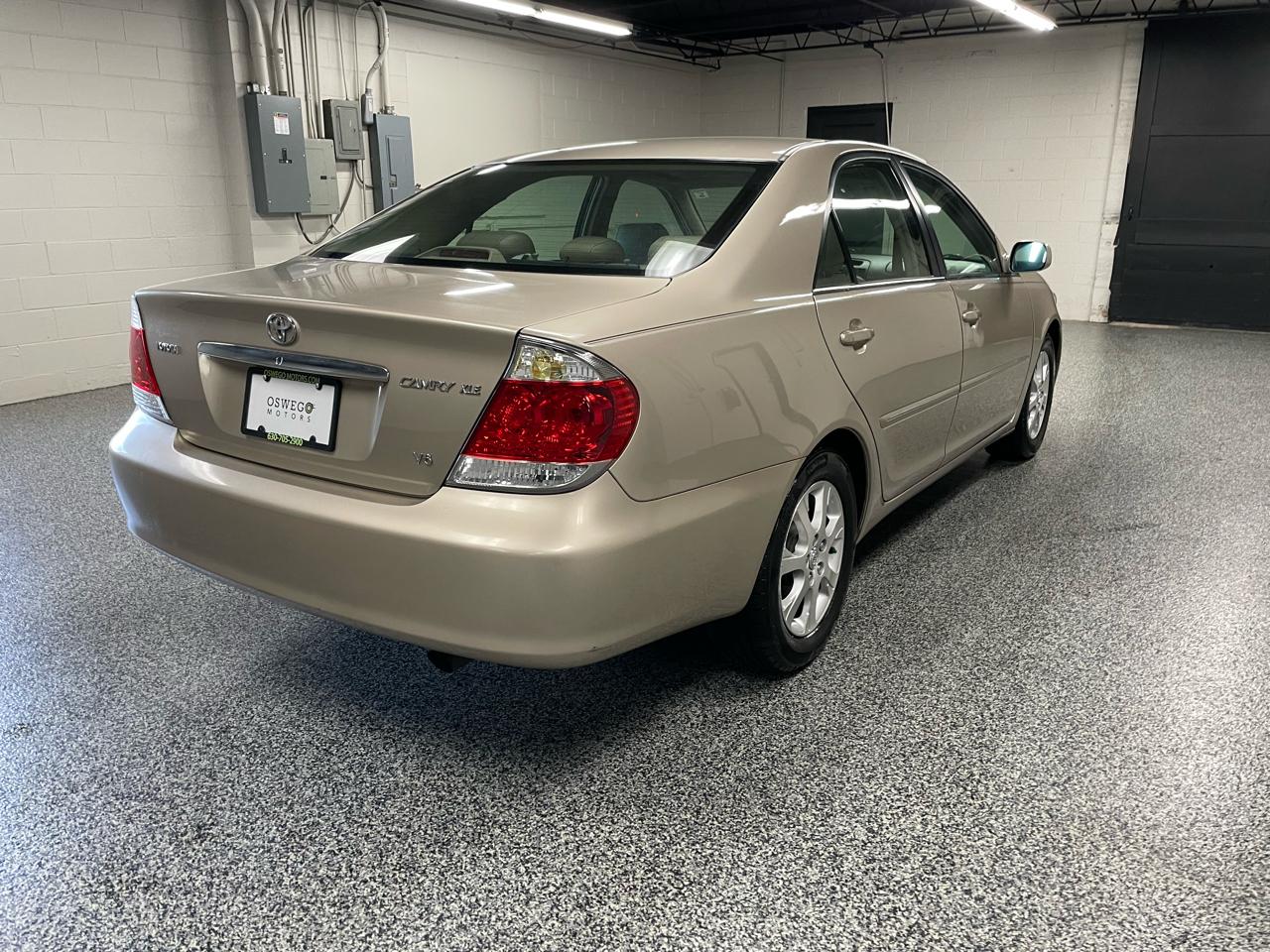 Toyota Camry XLE V6 2005