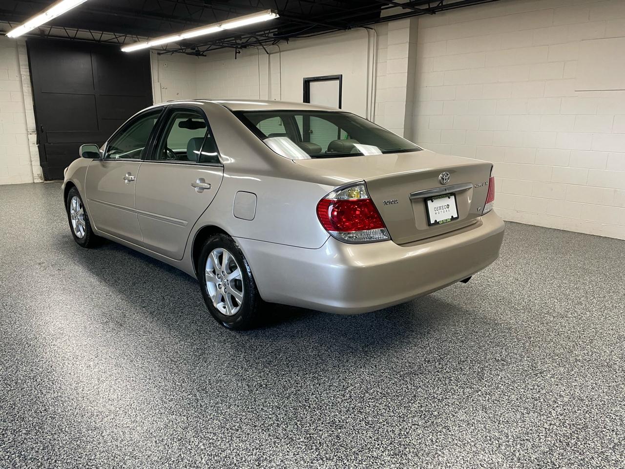 Toyota Camry XLE V6 2005
