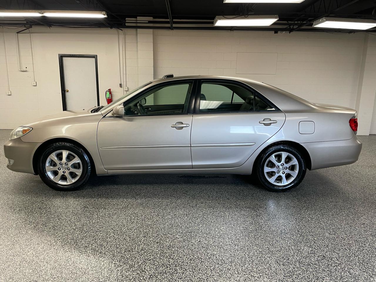 Toyota Camry XLE V6 2005