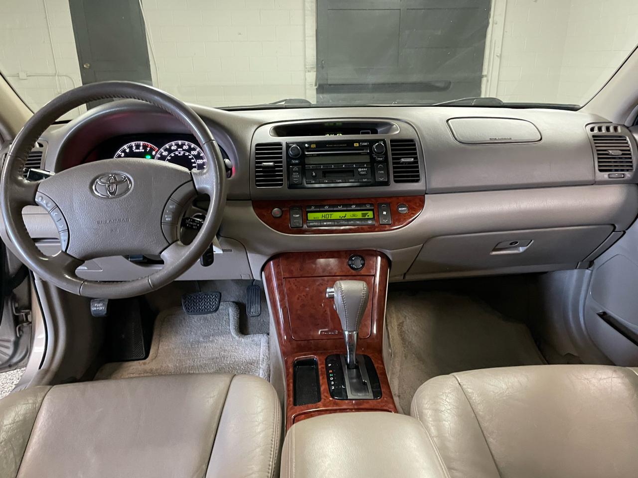 Toyota Camry XLE V6 2005