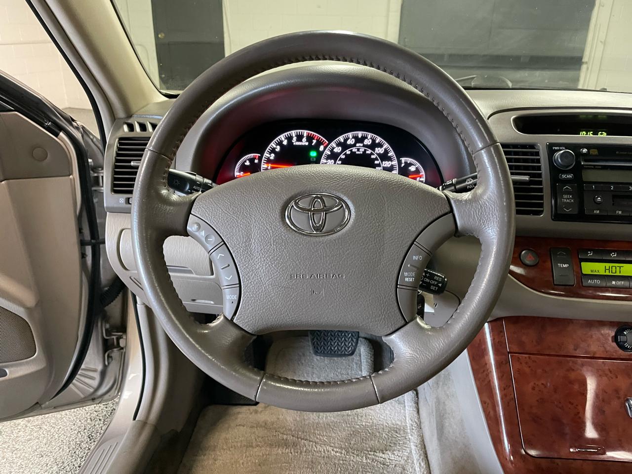 Toyota Camry XLE V6 2005