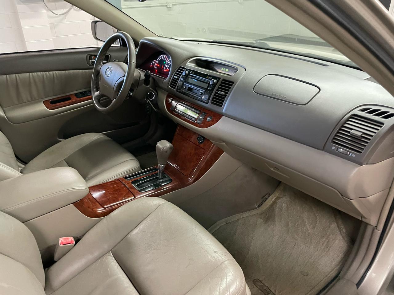Toyota Camry XLE V6 2005