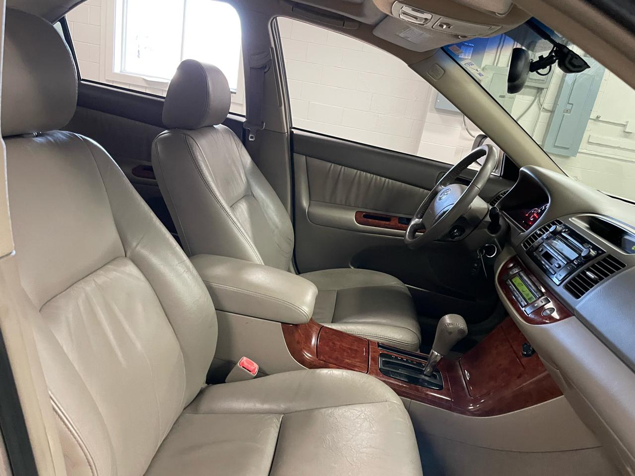 Toyota Camry XLE V6 2005