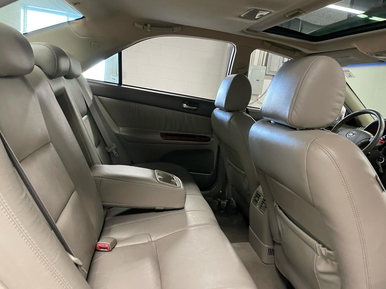 Toyota Camry XLE V6 2005