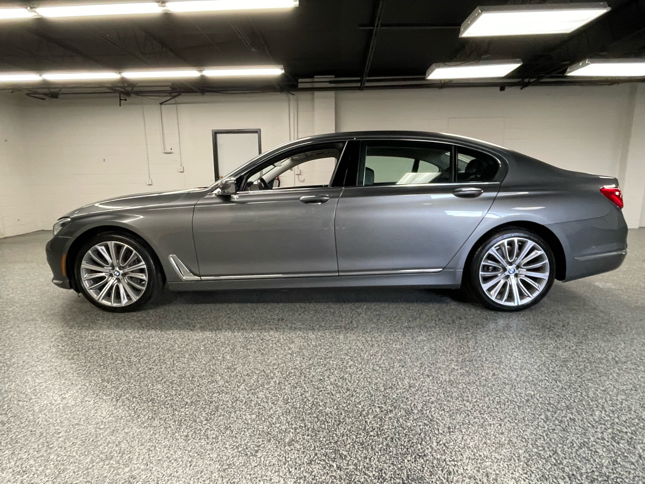 BMW 7-Series 750i xDrive 2016