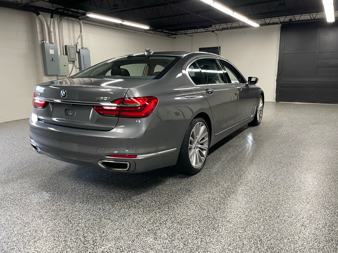 BMW 7-Series 750i xDrive 2016