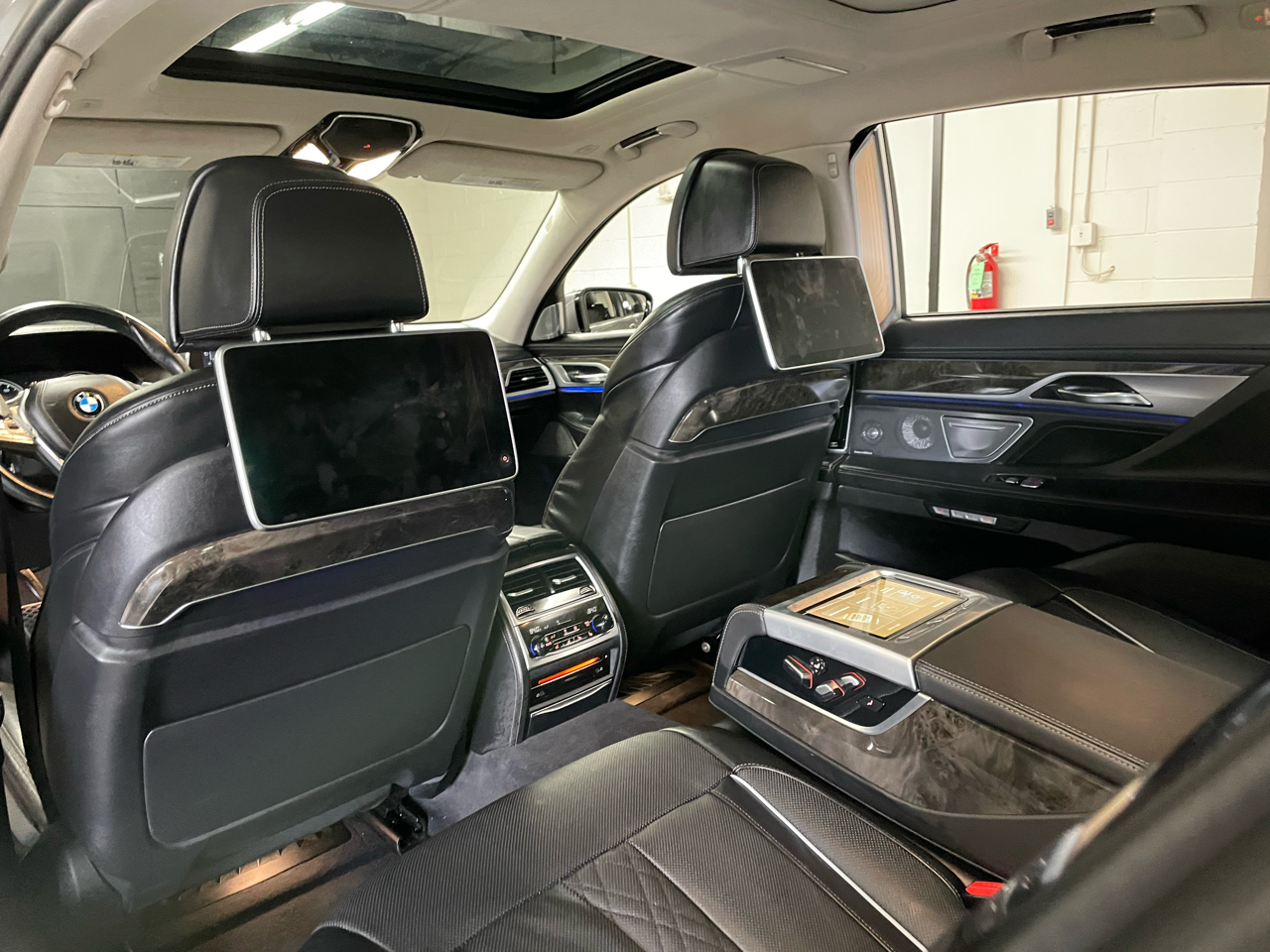 BMW 7-Series 750i xDrive 2016