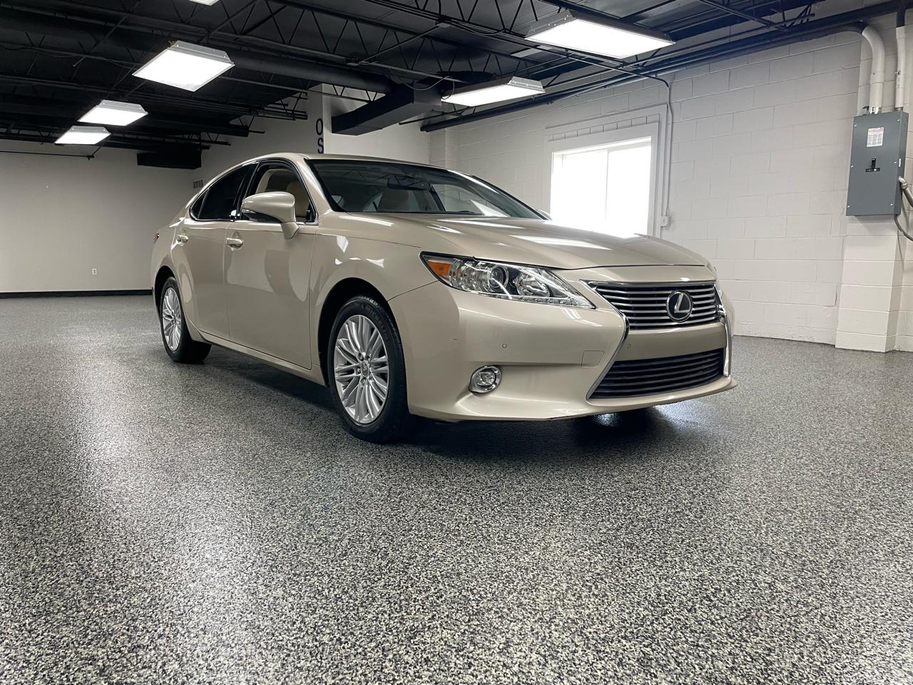 Lexus ES 350 Sedan 2014