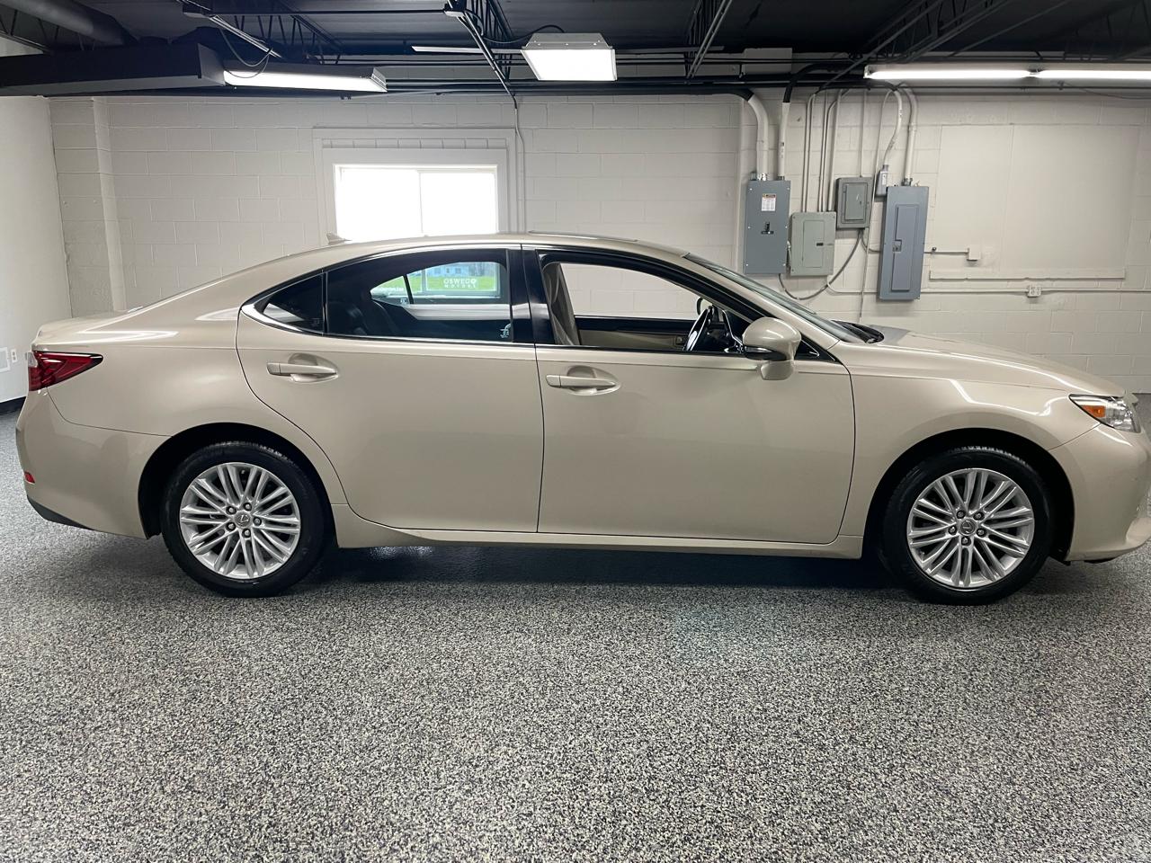 Lexus ES 350 Sedan 2014