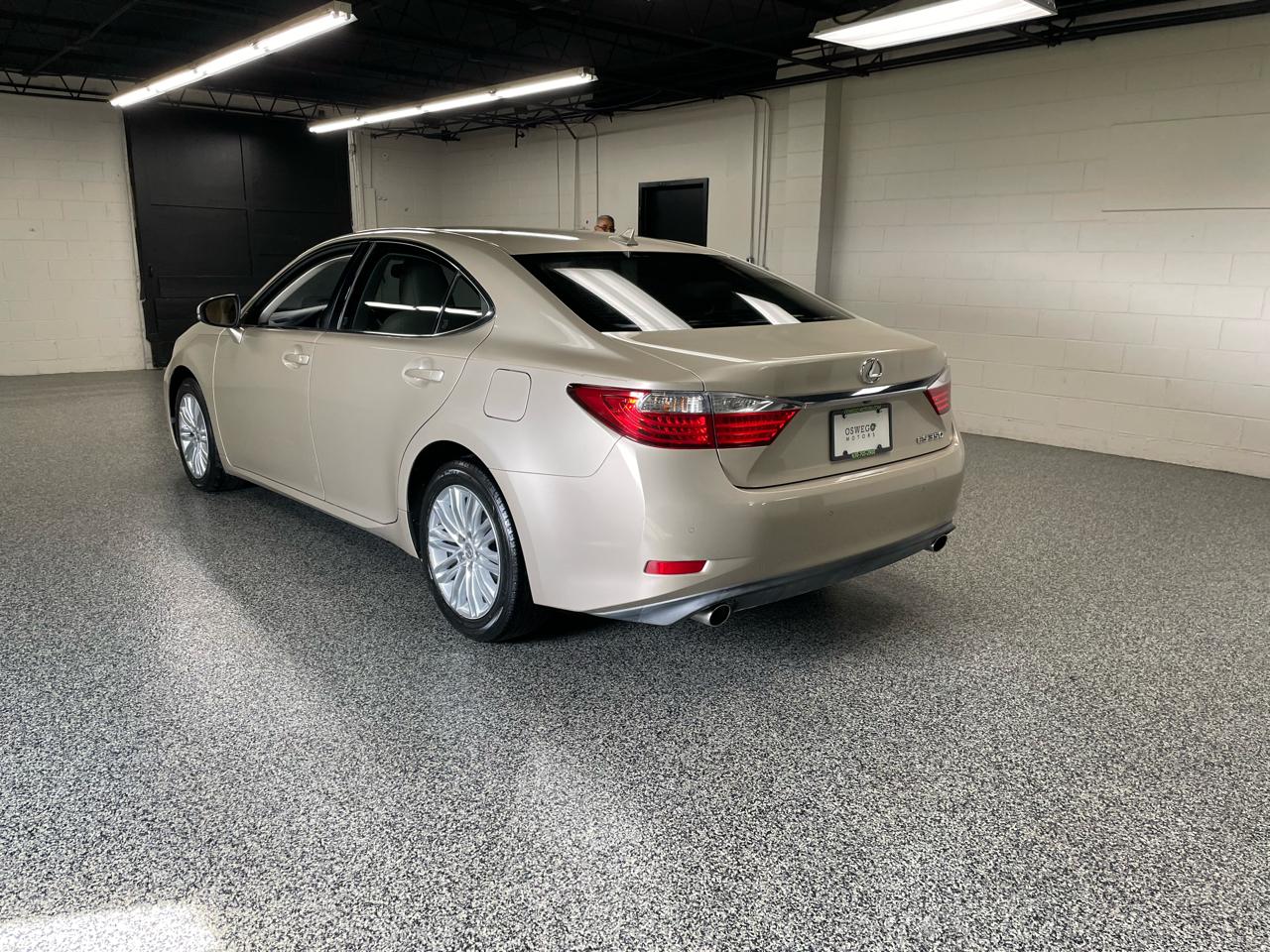 Lexus ES 350 Sedan 2014