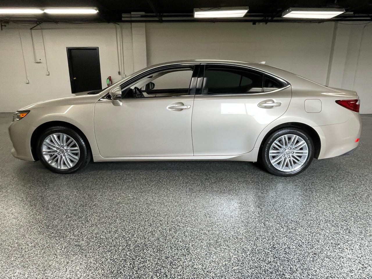 Lexus ES 350 Sedan 2014