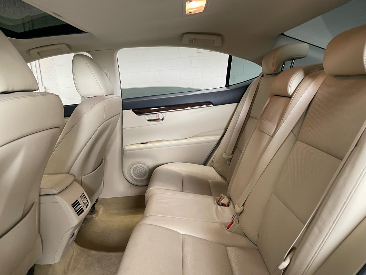 Lexus ES 350 Sedan 2014