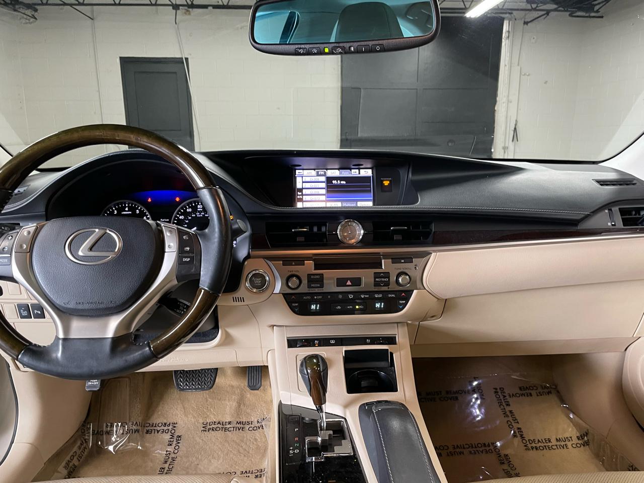 Lexus ES 350 Sedan 2014