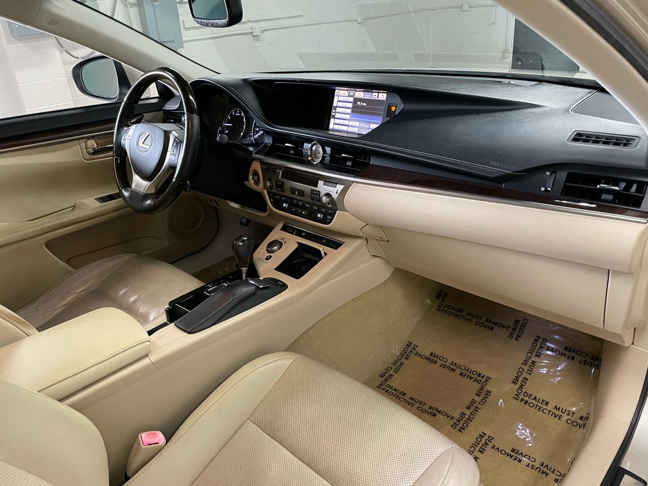 Lexus ES 350 Sedan 2014