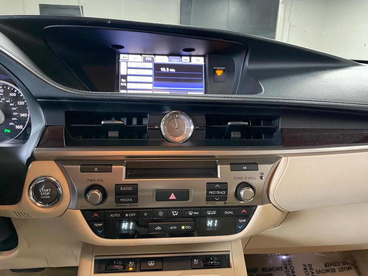 Lexus ES 350 Sedan 2014