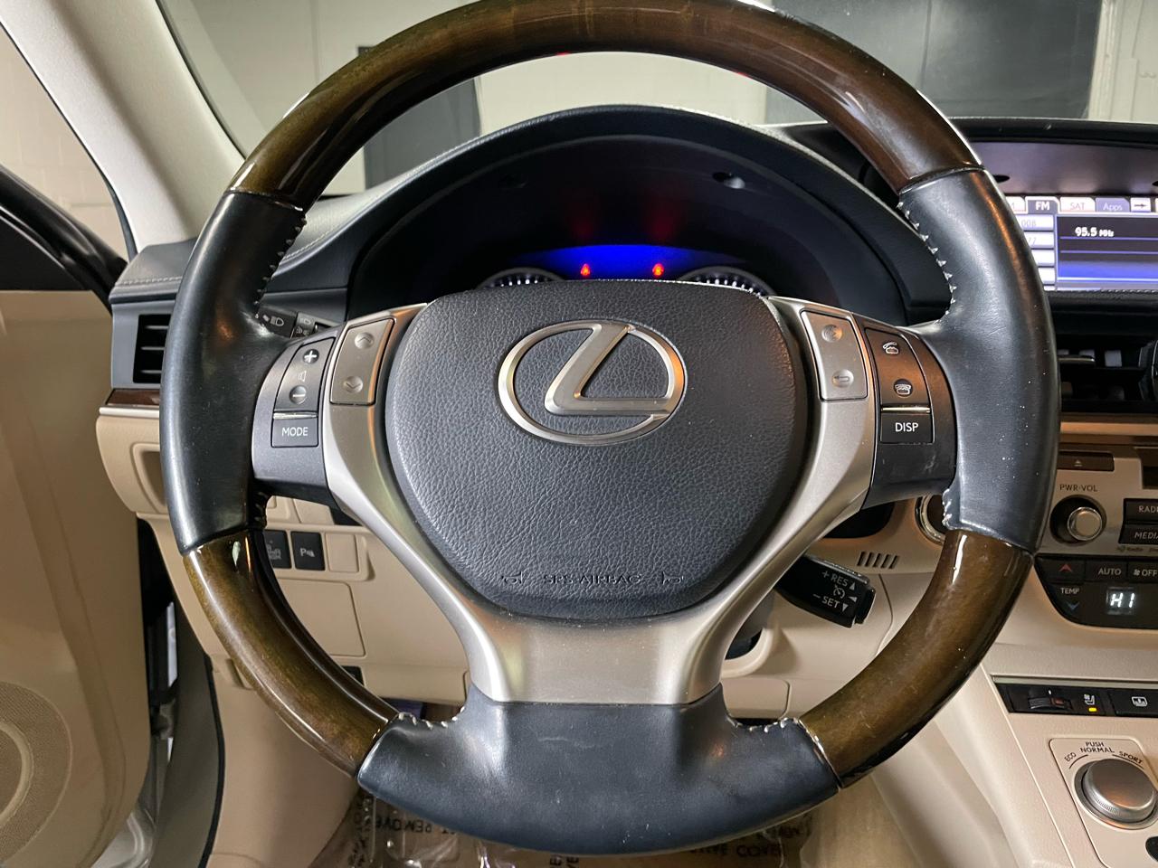 Lexus ES 350 Sedan 2014