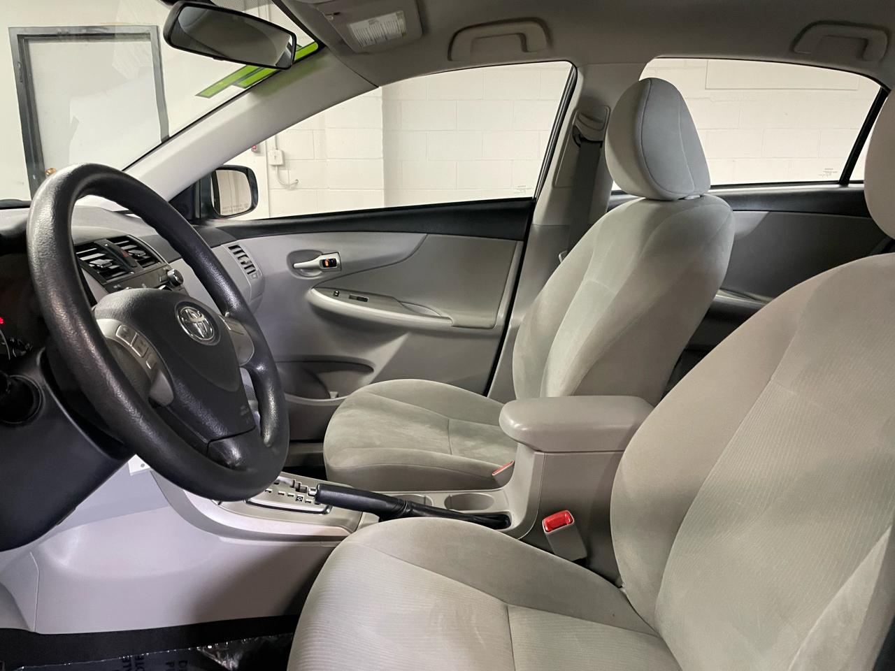 Toyota Corolla LE 2011