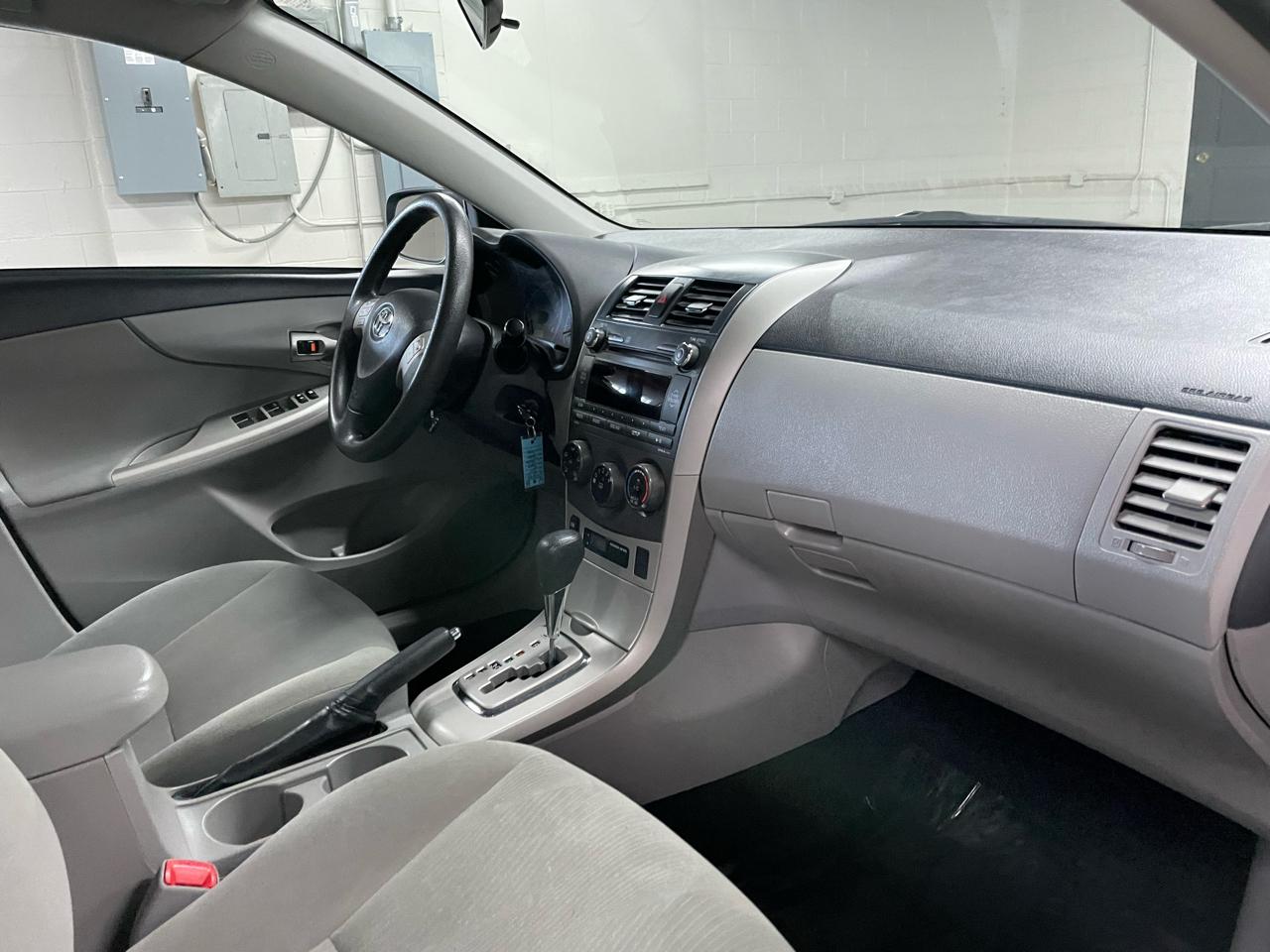 Toyota Corolla LE 2011