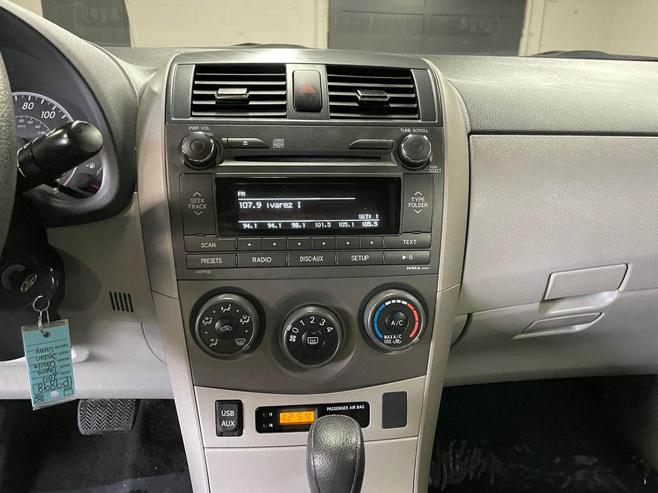 Toyota Corolla LE 2011